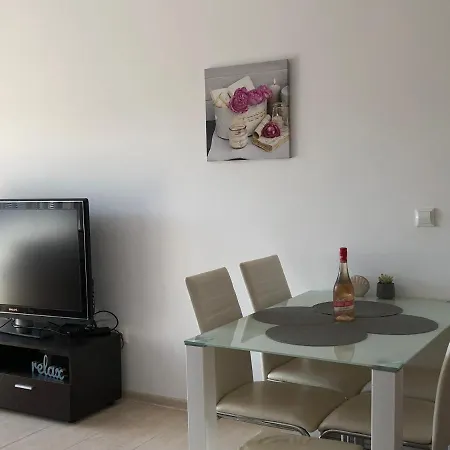 Apartment Daya In Green Life Beach
